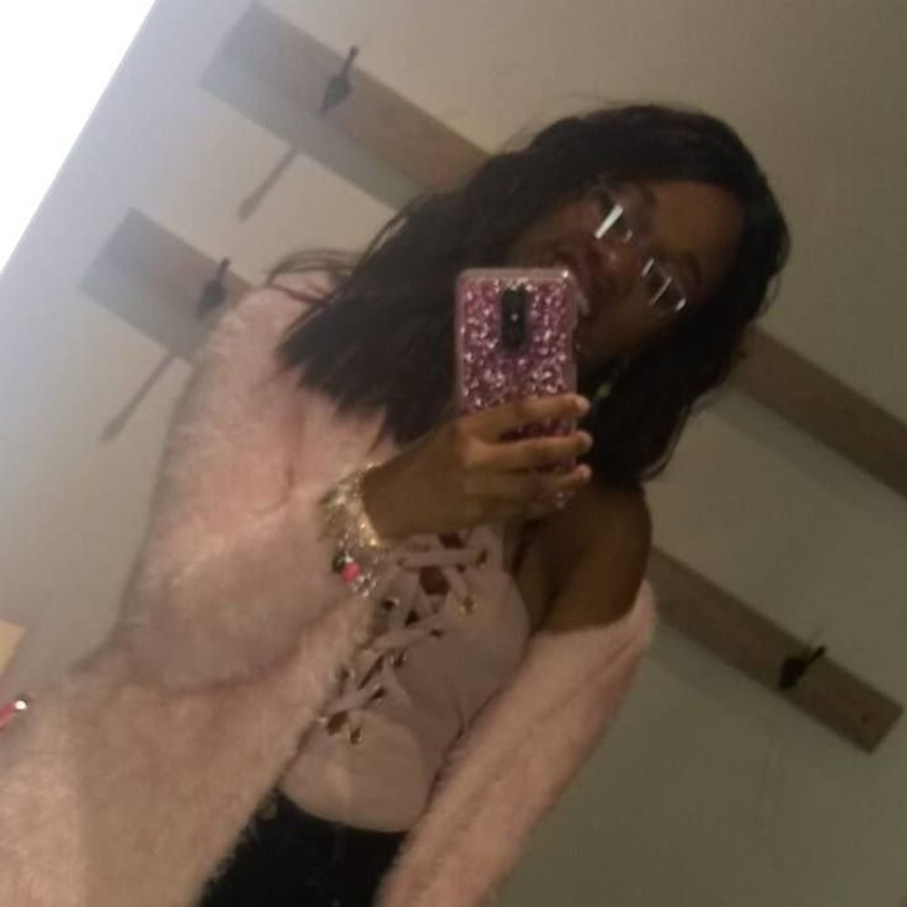 Meet your Posher, Giselle
